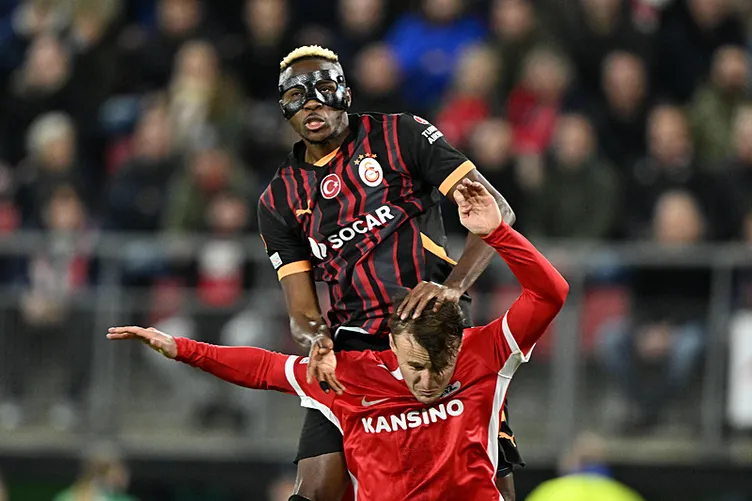 AZ ALKMAAR G.SARAY YAZAR YORUMLARI: AZ Alkmaar maçı sonrası Okan Buruk’a flaş eleştiri: Tam bir harakiriydi...