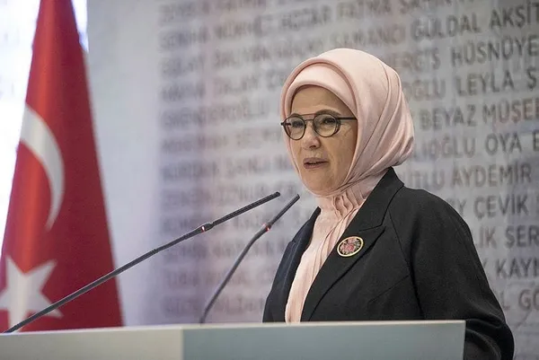 son-dakika-ukraynali-cocuklardan-dunyaya-baris-mesaji-emine-erdogan-bizi-olumden-kurtardi-1653103641596.jpg