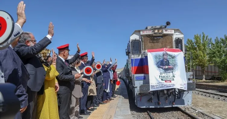 Bakan Kirişci, Pakistan’a giden yardım trenini uğurladı