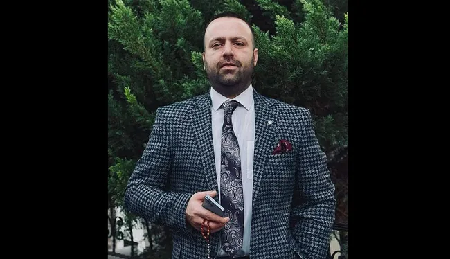 son-dakika-kagithanede-sokak-ortasinda-dehset-avukat-pusuya-dusuruldu-gogsunden-yaralayip-kacmaya-calisirken-1758801092327.jpg SON DAKİKA: Kağıthane'de kanlı pusu! Sokak ortasında avukatı göğsünden yaraladı!