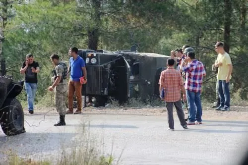 Askeri araç devrildi: 5 asker yaralı