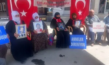 Muş'ta evlatlarına kavuşmak isteyen aileler, DEM Parti önündeki eylemlerini sürdürdü #mus