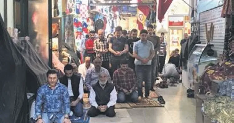 Esnaf bekledi Gürsel Tekin gelmedi