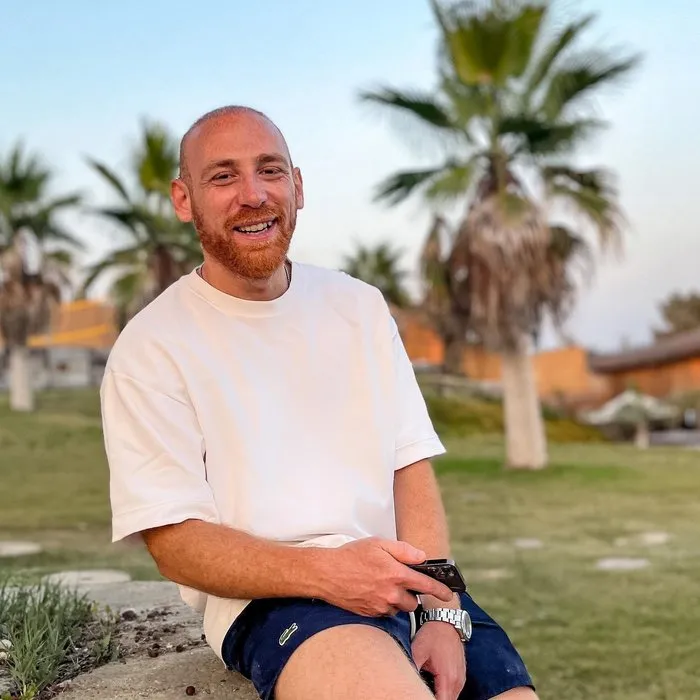 Çocuklar Duymasın yıldızıydı! Furkan Kızılay‘dan sevgilisine Paris’te romantik teklif