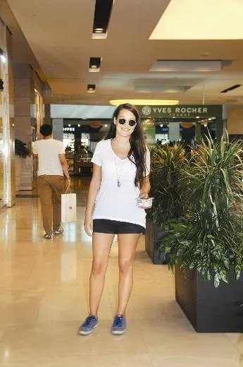 Gupse Ozay Kilo Verdi Galeri Magazin