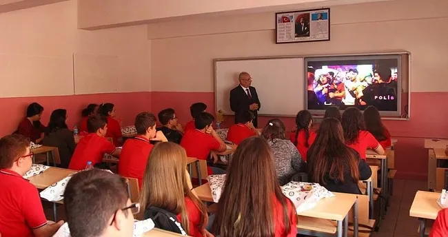 Okullar açıldı! İlk ders: 15 Temmuz