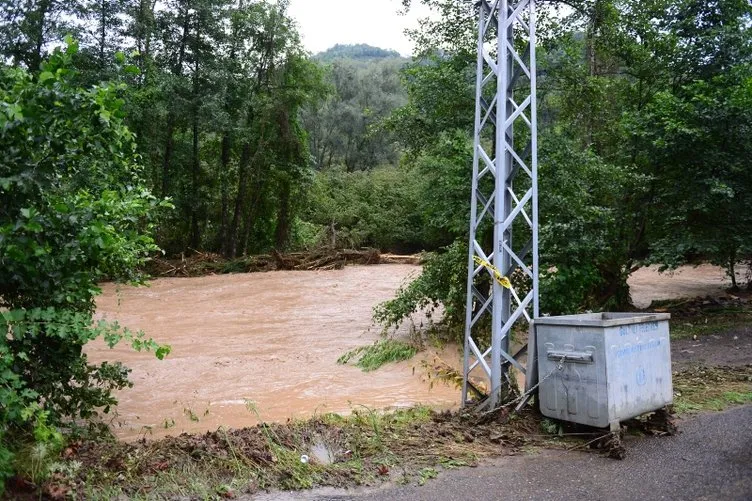 Son dakika: Giresun'da sel felaketi! Önüne kattığı her şeyi götürdü...