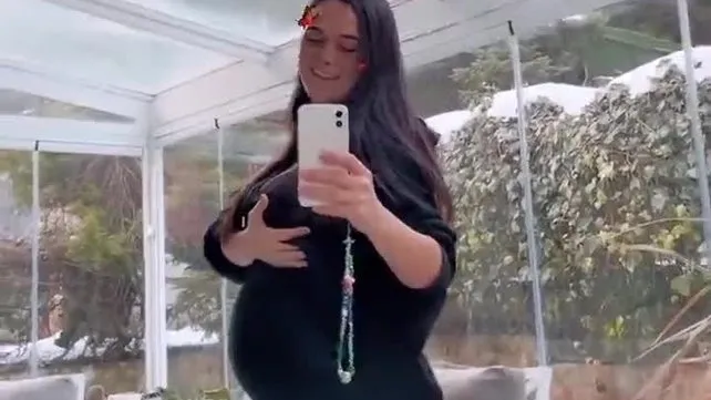 7 aylık hamile olan Hande Soral, son halini paylaştı! Karnı burnunda fotoğrafını paylaşan Hande Soral: Göbek güncelleme! | Video