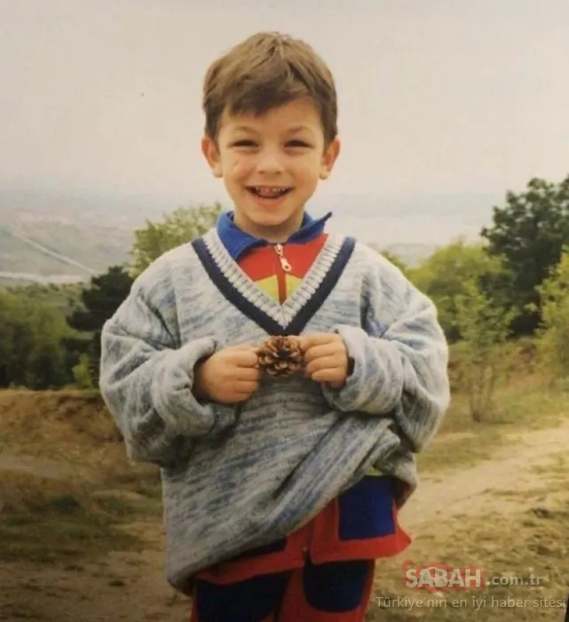 Annesi market camında gördüğü ilana oğlu için başvurdu! Sarı saçlı mavi gözlü oğlunun bir anda talihi döndü! Şimdi Türkiye’nin en yakışıklı jönü!