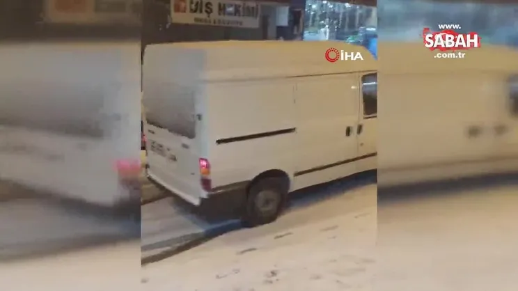 İstanbul'da sürücülerin karla imtihanı | Video