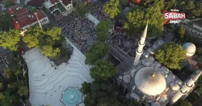 Eyüp Sultan Camisi’nde bayram namazı coşkusu: Binlerce kişi camiye akın etti | Video