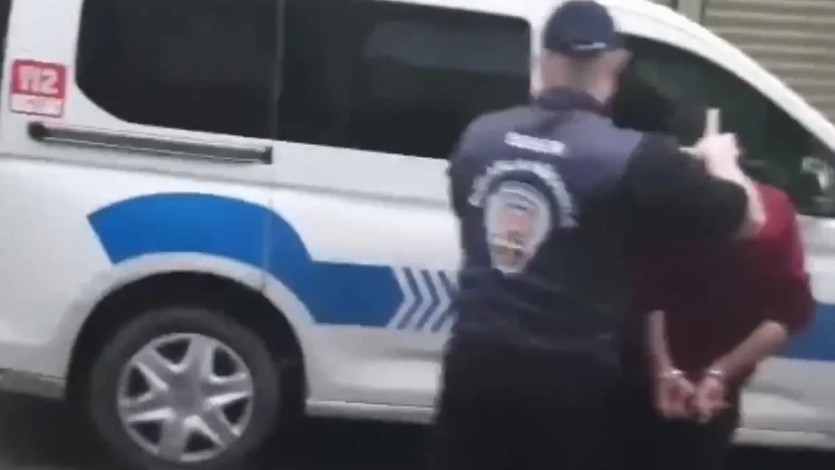 Sahte TOKİ sitesiyle vurgun: 21 şüpheli tutuklandı! Sahte TOKİ sitesiyle vurgun: 21 şüpheli tutuklandı!