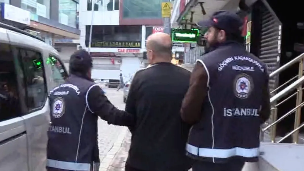 Sahte ikamet izni ağı çökertildi! 8 ilde düzenlenen operasyonda 51 kişi gözaltında Sahte ikamet izni ağı çökertildi! 8 ilde düzenlenen operasyonda 51 kişi gözaltında