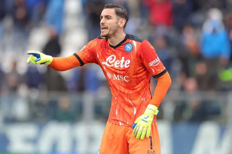 MUSLERA'NIN YERİNE TAM 21 ADAY: Galatasaray'ın izlediği kaleciler ortaya çıktı