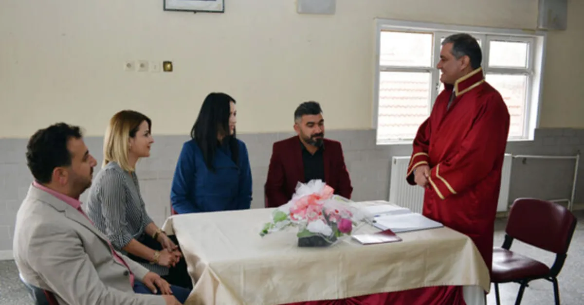 Son Dakika Haberi Antalya Daki Skandal Aska Sahip Ciktilar Baskan Bu Namus Isi Galeri Turkiye