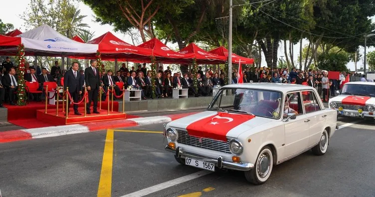 Antalya’da Cumhuriyet’in 100. yılı coşkusu