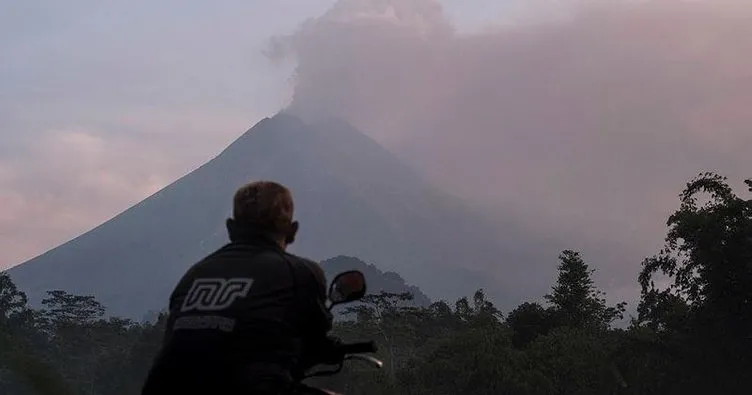 Merapi Yanardağı’nda patlama