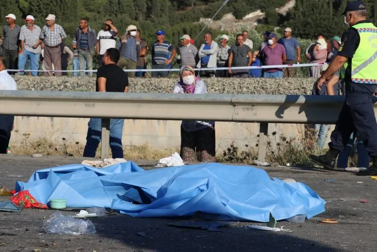 Son dakika: Manisa’da korkunç kaza! 2 ölü, 10 yaralı...