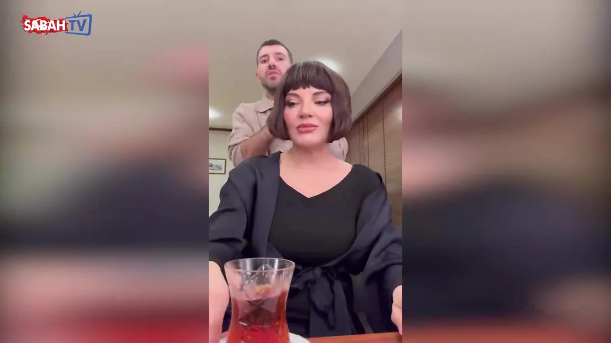 Göksel “Hayattaki en kötü alışkanlığım” diyerek bombayı patlattı! “Beni sakinleştiriyor” | Video videosunu izle Göksel “Hayattaki en kötü alışkanlığım” diyerek bombayı patlattı! “Beni sakinleştiriyor” | Video videosunu izle