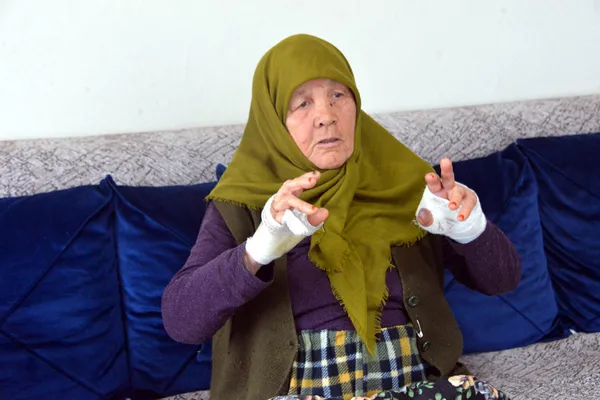 yer-kahramanmaras-bogazina-bicak-dayayip-gasp-etmisti-cani-komsunun-ifadesi-kan-dondurdu-bileziklerle-kiyafet-1784703650239.jpg