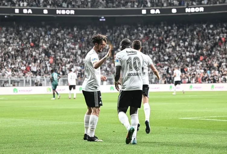 Son dakika haberi: Cenk Tosun Beşiktaş-Konyaspor maçının sonunda gözyaşlarına boğuldu! Beşiktaş taraftarlarını yıkan haber...