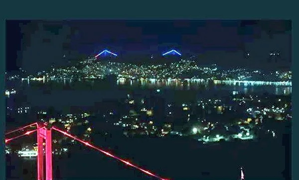 Işıklandırılan Fatih Sultan Mehmet Köprüsü