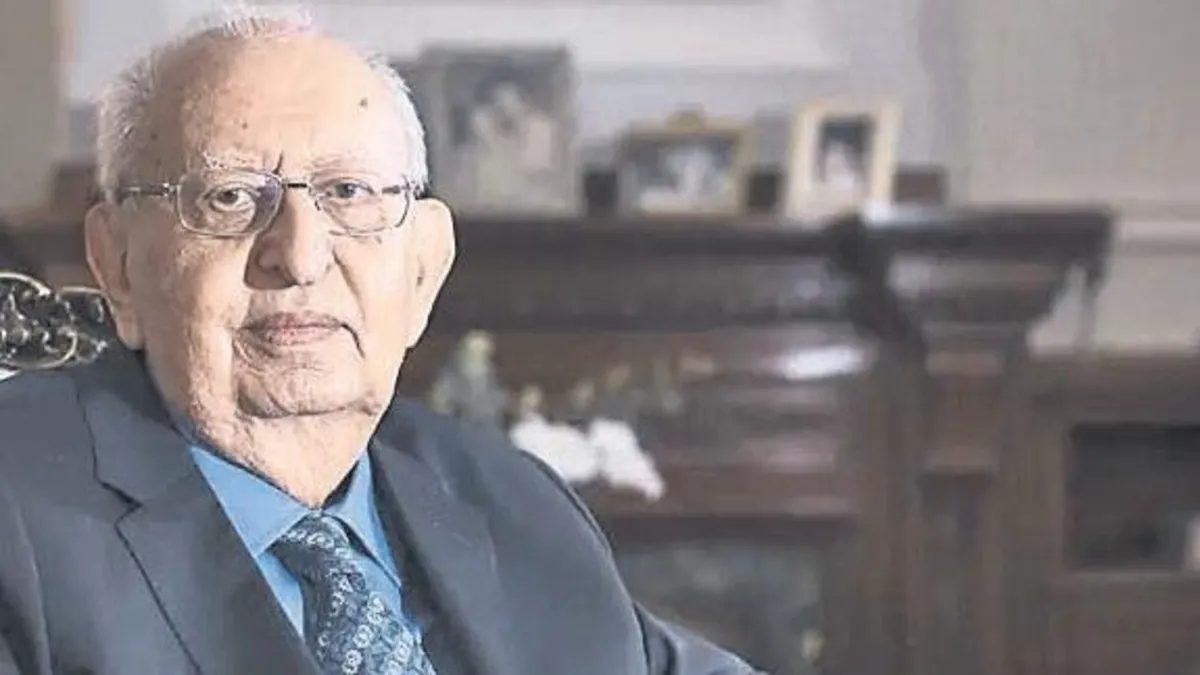 Hüsamettin Cindoruk hayatını kaybetti