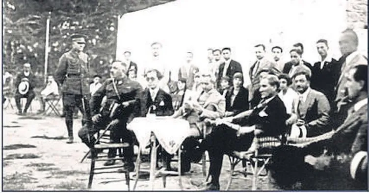 Atatürk ve Karşıyaka