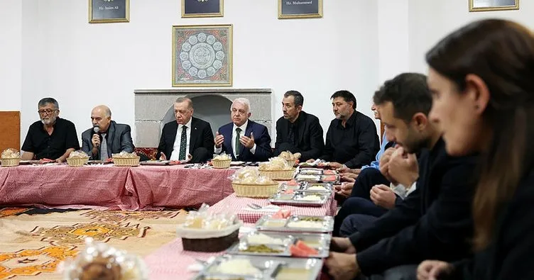 Son dakika: Başkan Erdoğan, Ankara’da Hüseyin Gazi Cemevi’nde Muharrem ayı iftarına katıldı