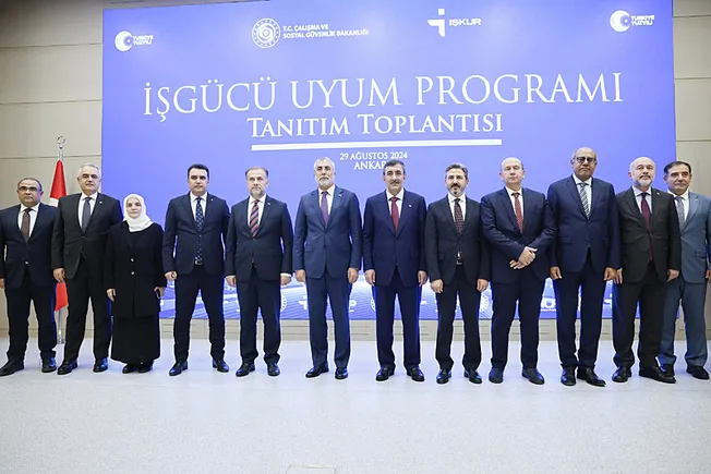 isgucu-uyum-programi-tanitildi-yeni-meslek-kapilari-aralanacak-1725001718623.jpg