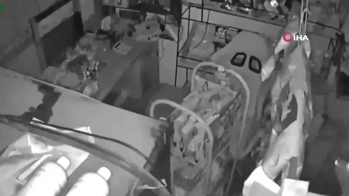 Son dakika… Endonezya’da 7.4 büyüklüğünde deprem anı kamerada | Video videosunu izle Son dakika… Endonezya’da 7.4 büyüklüğünde deprem anı kamerada | Video videosunu izle