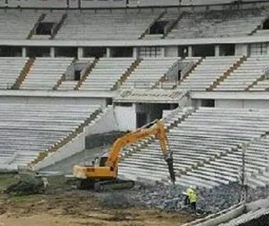 İnönü Stadı yıkılıyor