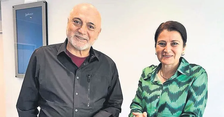 Sahanın içinde Hakan gibi bir hoca var!