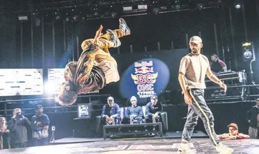 Dans pisti evlere kuruluyor