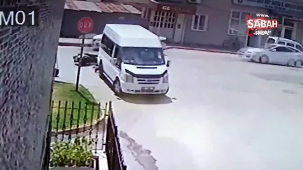 Motosiklet düğün konvoyundaki minibüse çarptı | Video