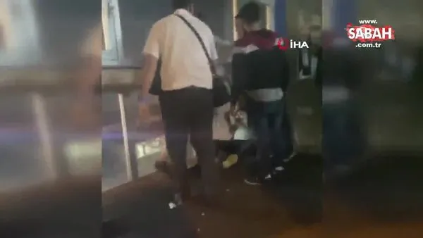 Metrobüs durağında sarkıntılık! Vatandaşlardan ve öfkeli kadından tepki kamerada | Video