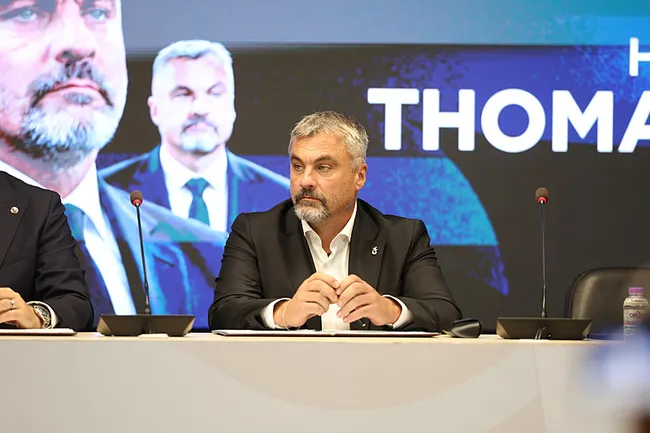 thomas-reis-umuyoruz-tarih-yazariz-1789657976244.jpg