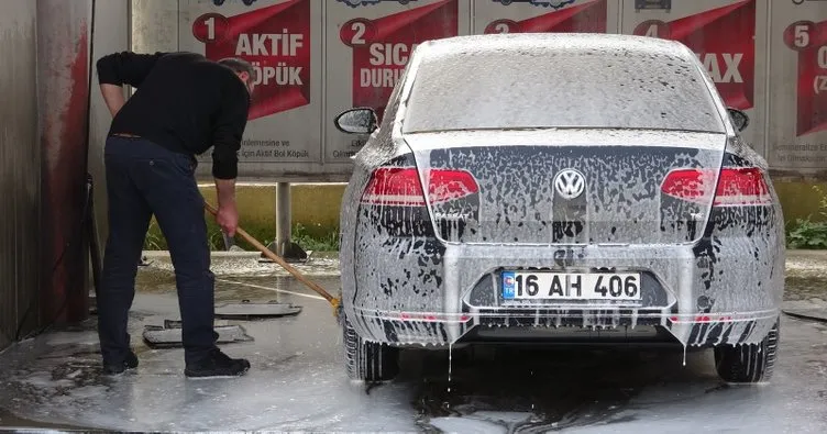 İstanbul’a çamur yağdı! Sürücüler oto yıkamacılara aktı