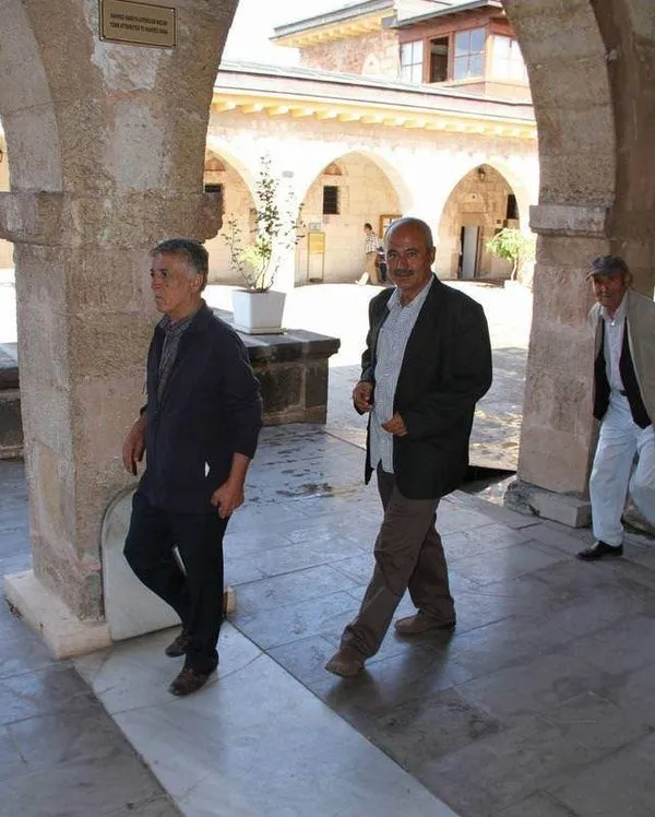 Ayaklar altındaki mezarın sırrı