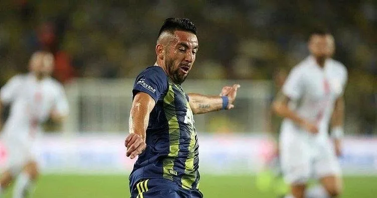 Fenerbahçe’nin Şilili futbolcusu Isla, Gala Caldirola ve çocukları yurttaki karantinadan çıktı