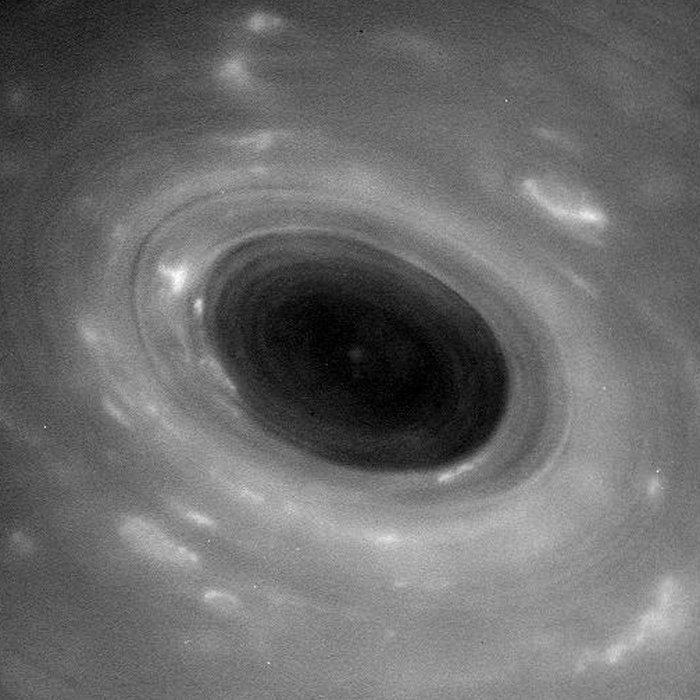NASA, Satürn’ün halkalarının en yakın fotoğraflarını çekti