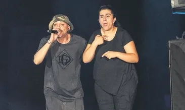 Ceza’dan işaret diliyle rap konseri