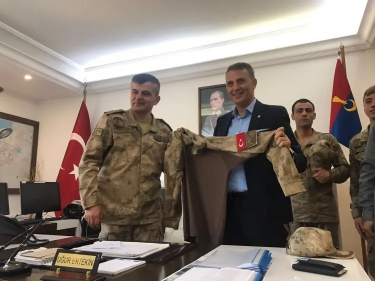 Cumhurbakanı ile beraber ünlü isimler sınıra akın etti