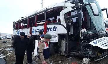 Van’da yolcu otobüsü devrildi: 2 ölü, 22 yaralı