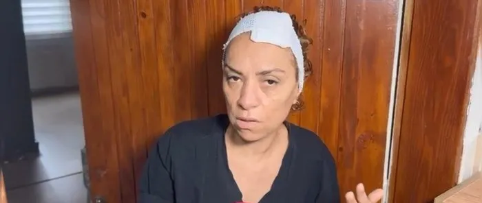 Cezaevi çıkışında havai fişekli kutlama: 50 yaşındaki kadını darp ettiler! ’Babanızın yeri m?’