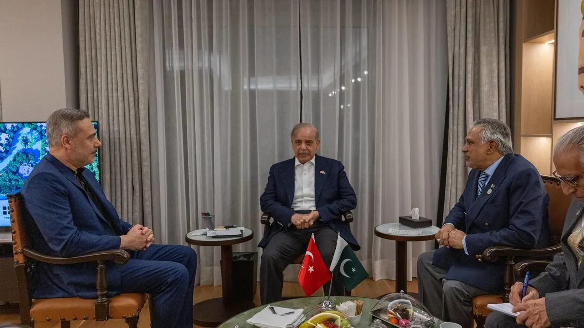 Bakan Fidan, Antalya’da Pakistan Başbakanı ile görüştü! Bakan Fidan, Antalya’da Pakistan Başbakanı ile görüştü!