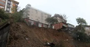 Eyüpsutan’da istinat duvarı çöktü! 3 gecekondu tahliye edildi