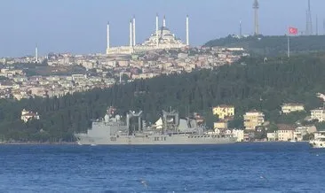 Fransa donanmasına ait savaş gemisi İstanbul Boğazı’ndan geçti