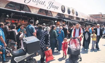Mısır Çarşısı’nda Ramazan alışverişi