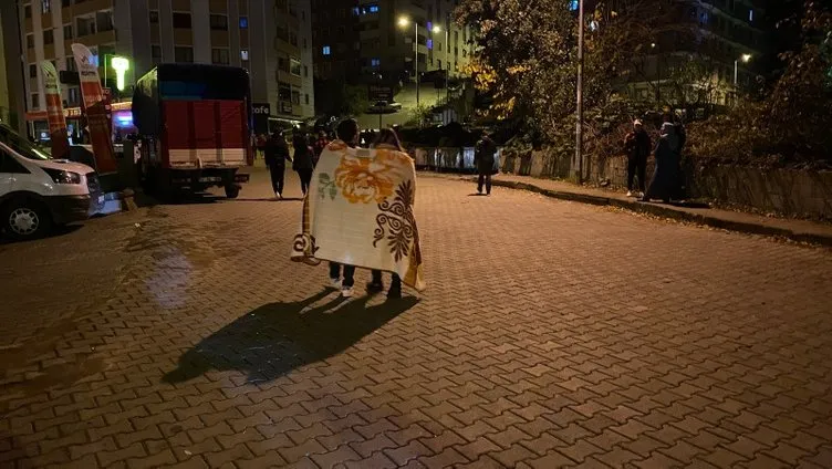 SON DAKİKA: Düzce'de 5,9'luk deprem: Ankara ve İstanbul deprem ile sarsıldı! İşte deprem bölgesinden son haberler